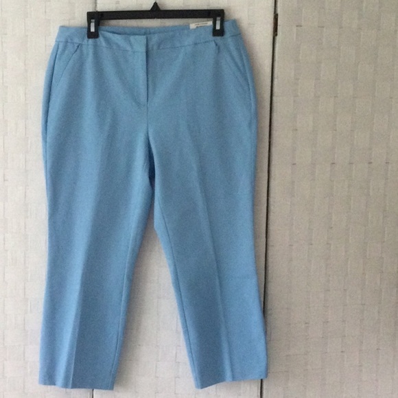 Woman’s Capri Jeans size 8 color blue  New #644 - Picture 1 of 9